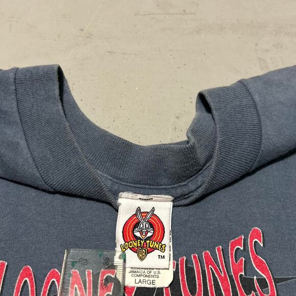 Looney Tunes Thrashed Classic Surf Tasmanian Devil T-Shirt - Picture 3 of 6